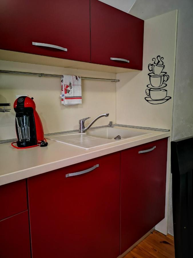 Apartman Sunny Apartment Цетине Екстериор снимка