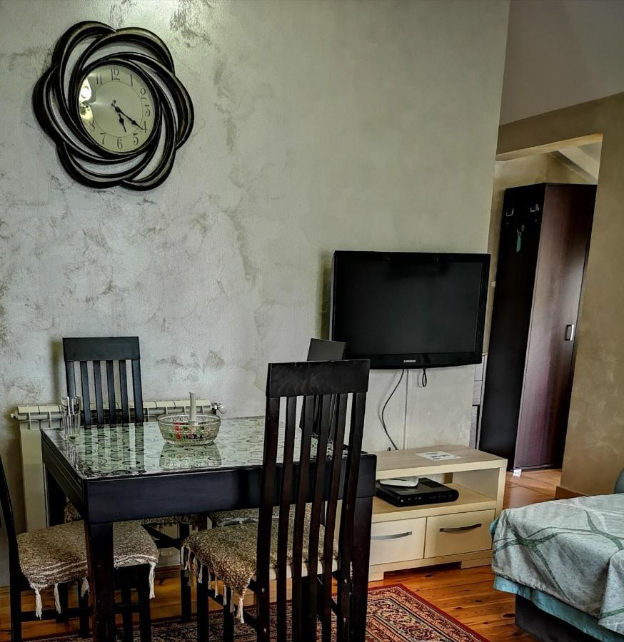 Apartman Sunny Apartment Цетине Екстериор снимка